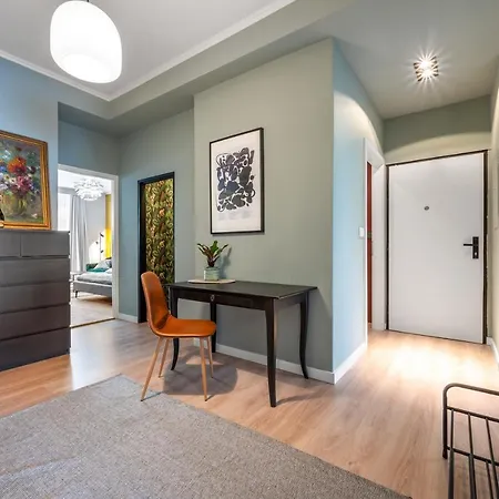 Loong Refresh Old Town Prag