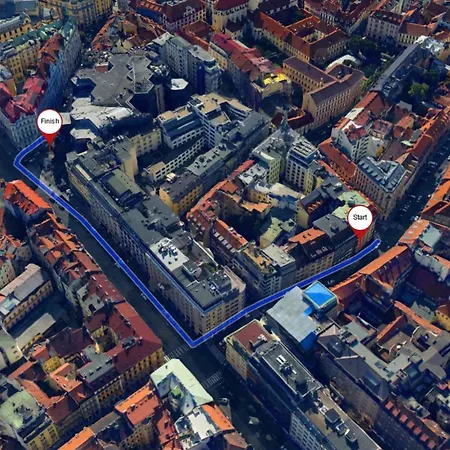 Loong Refresh Old Town Praag