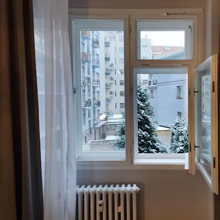 Loong Refresh Old Town Prag