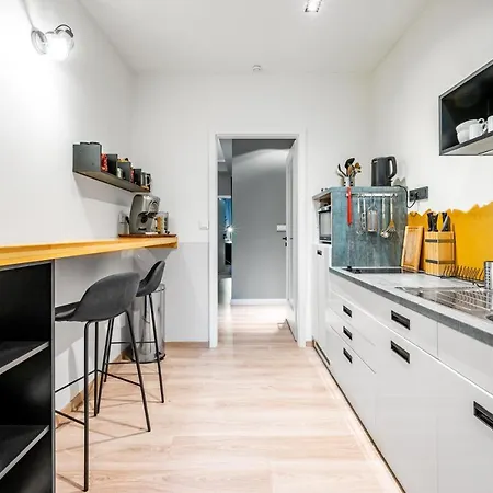 Loong Refresh Old Town Apartment