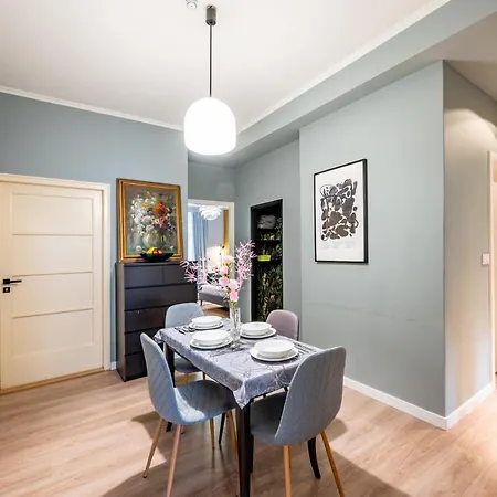 Loong Refresh Old Town *