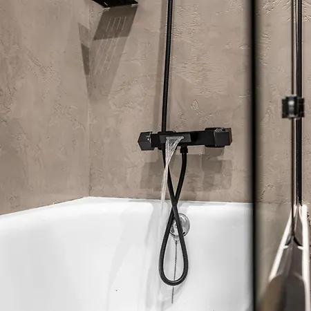 Loong Refresh Old Town *